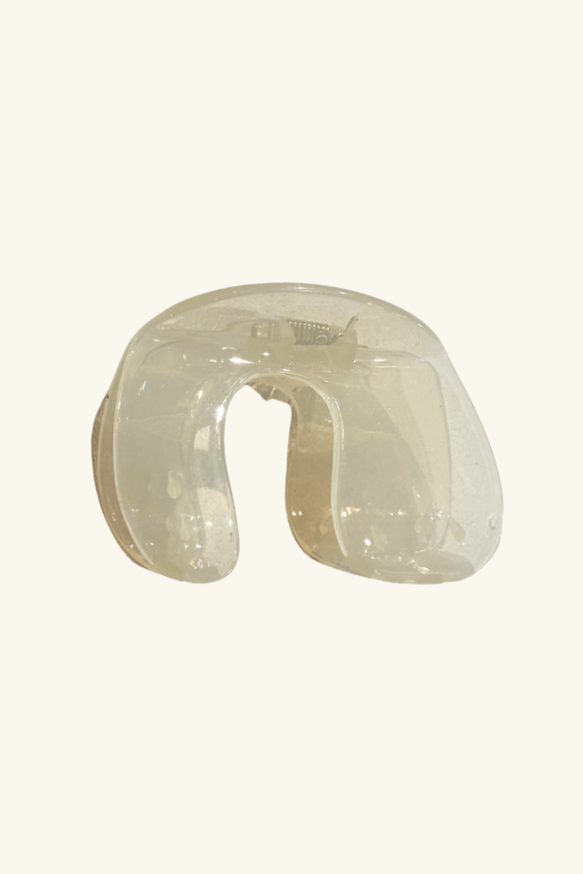 Curvy Claw Clip Cream