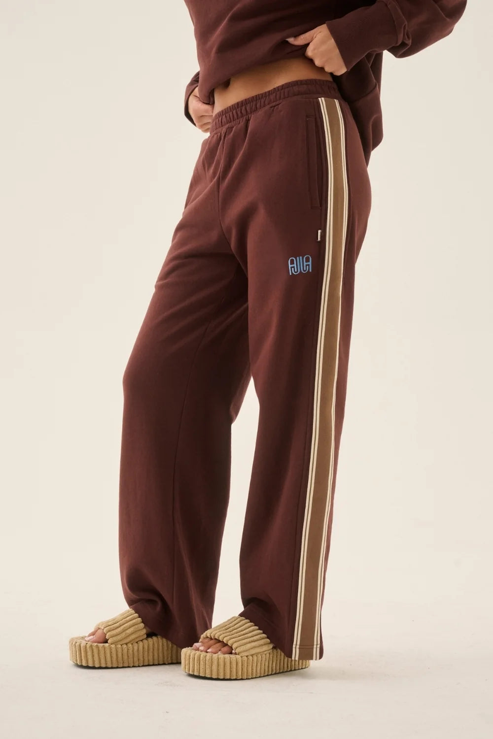 AJJA Trackpants Espresso