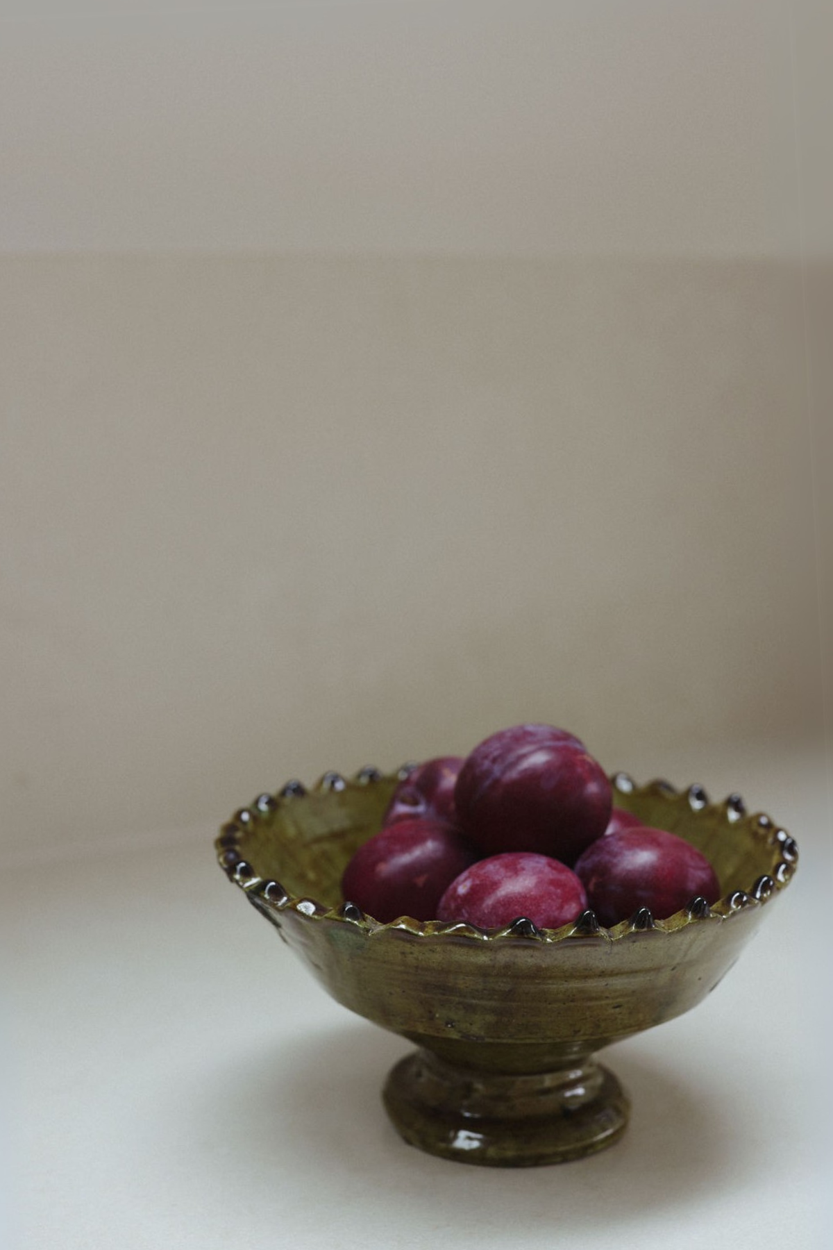 Tamegroute Footed Fruit Bowl - Mustard Glaze