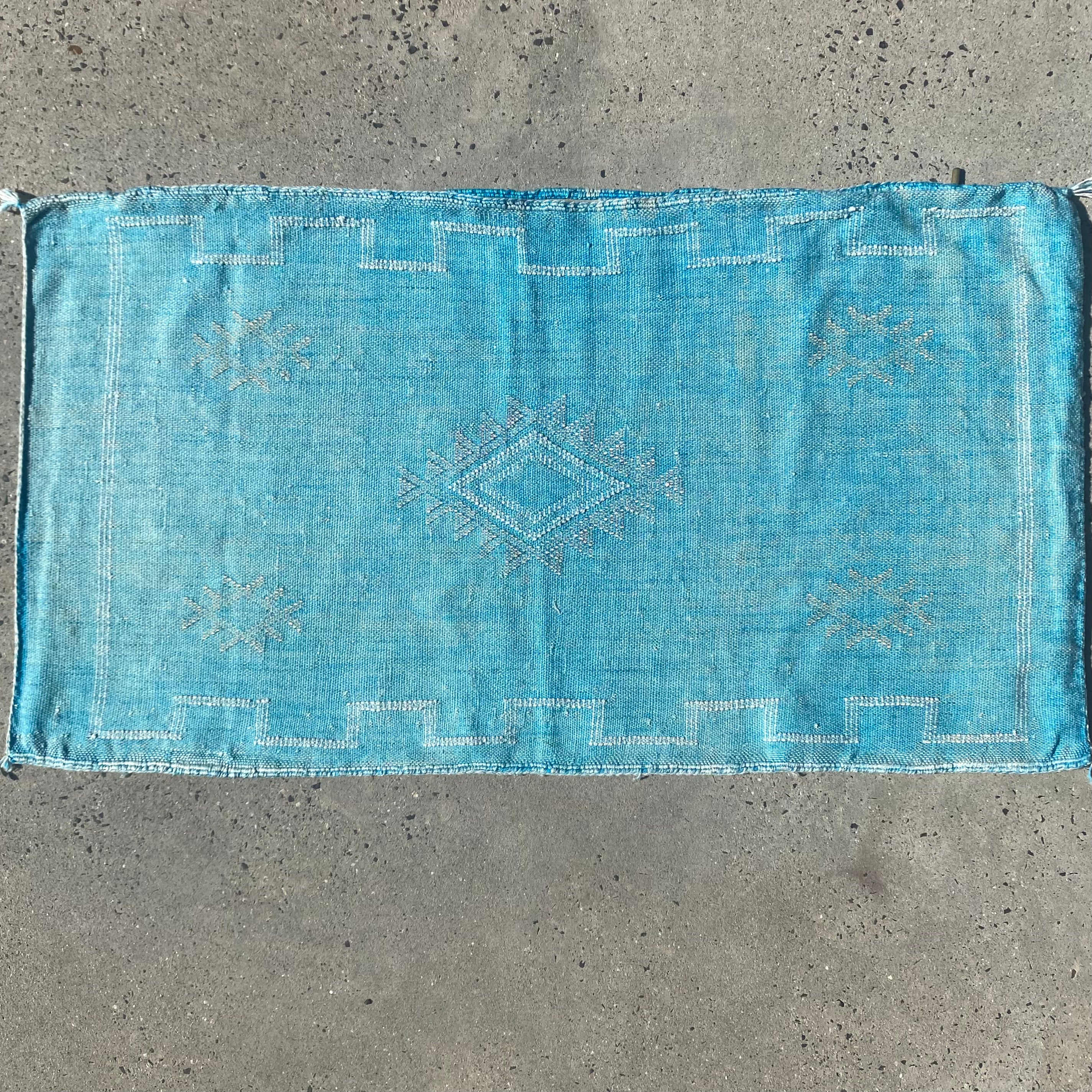 B Grade Cactus Silk Cushion approx 95 x50 - Turquoise