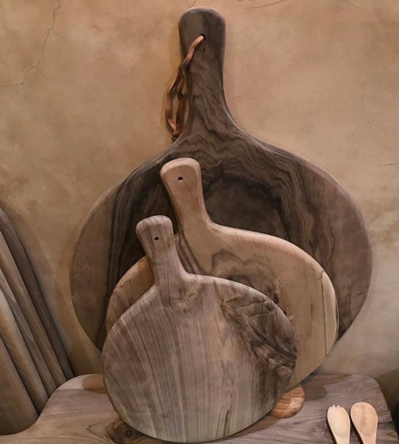 Small Chopping Board - 14cm round,Walnut Wood