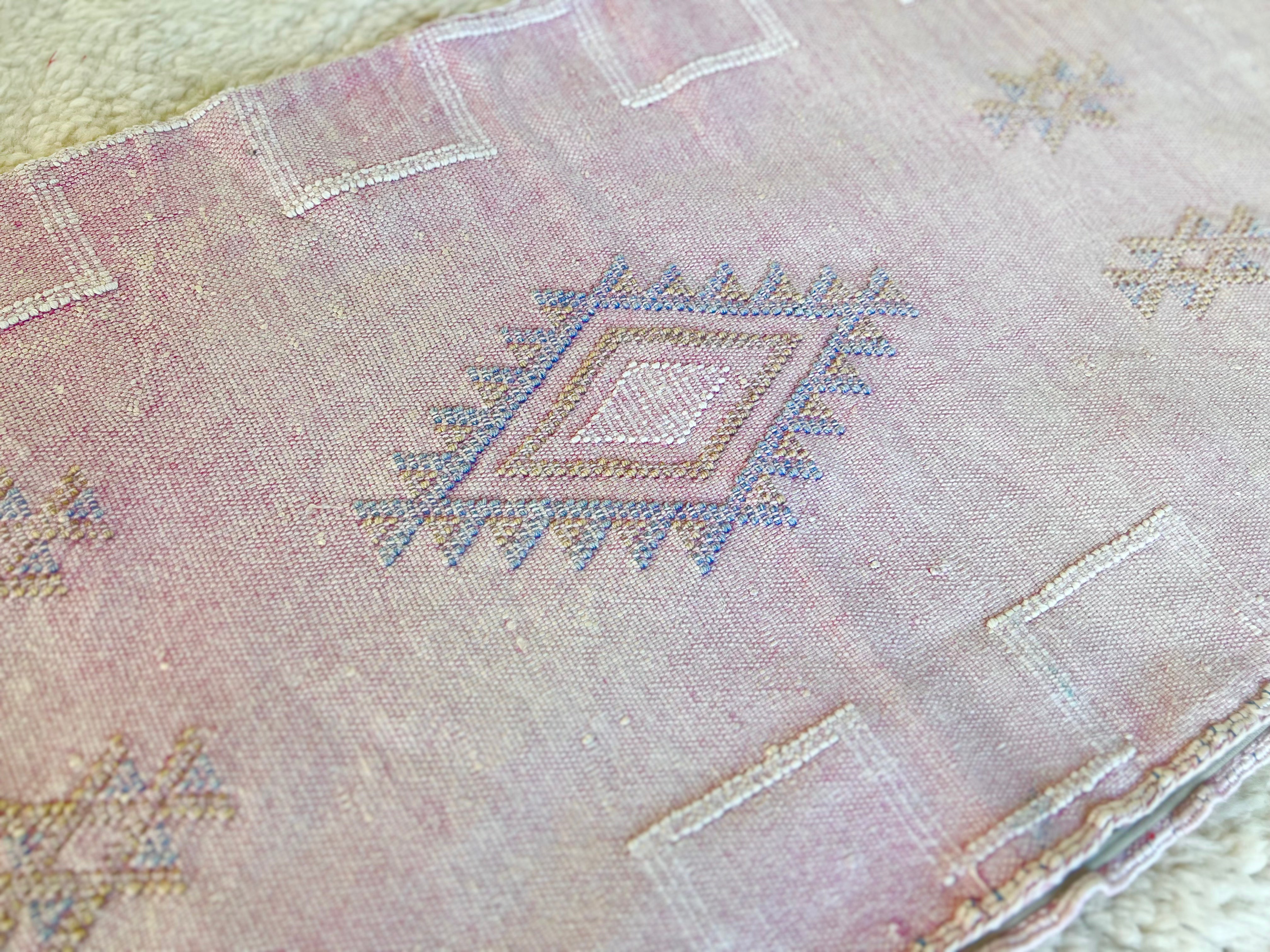 Cactus Silk Cushion approx 95 x50 - Pale Pink