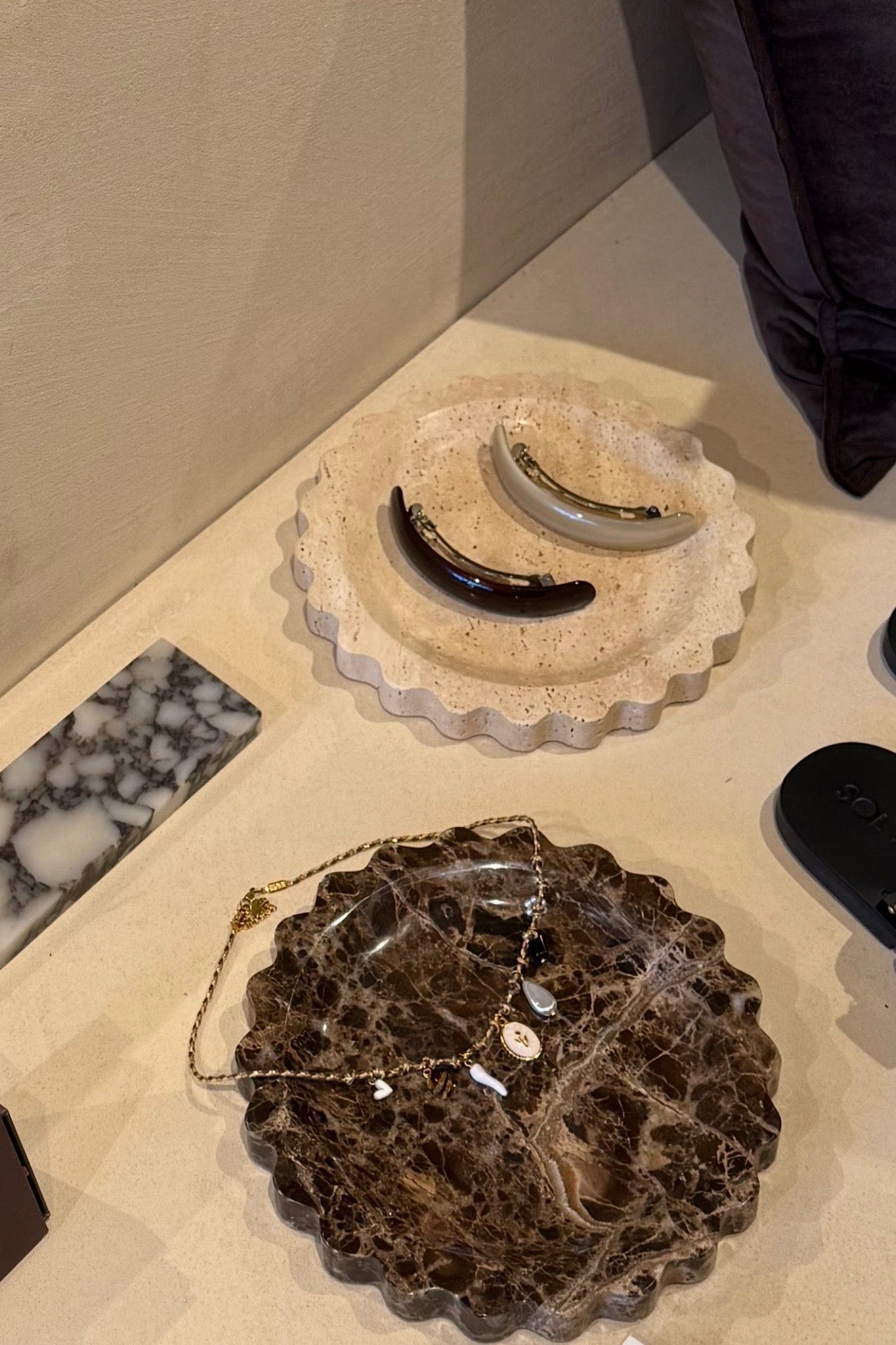 Scallop Marble Display Plate, Large - Emperador Dark Brown